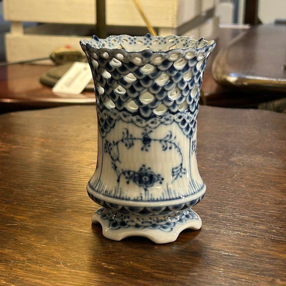 ☆Royal Copenhagen Blue Fluted Full Lace Vase/ロイヤル