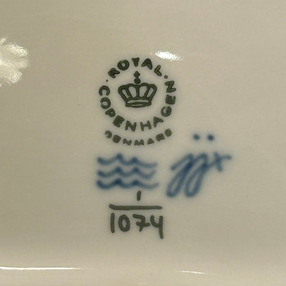 ☆Royal Copenhagen Blue Fluted Full Lace Shell Bowl/ロイヤル