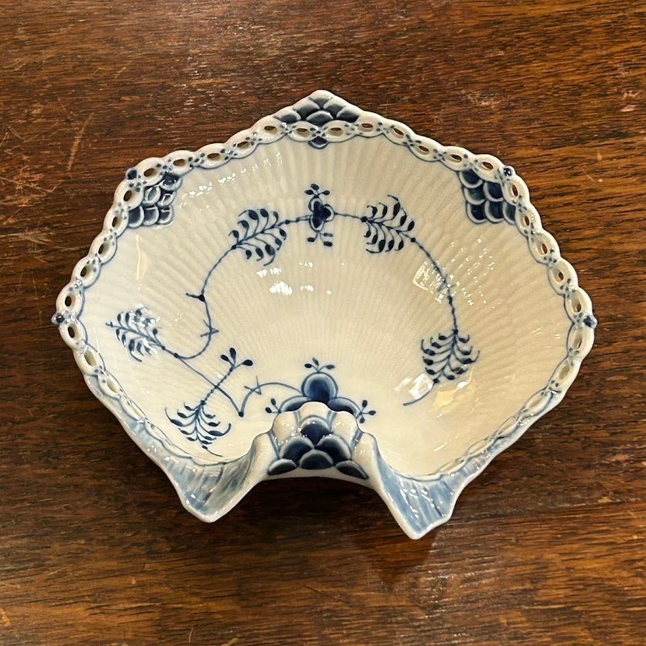 ロイヤルコペンハーゲン ブルーフルーテッド フルレース シェルディッシュ ☆Royal Copenhagen Blue Fluted Full Lace Shell Bowl/ロイヤル