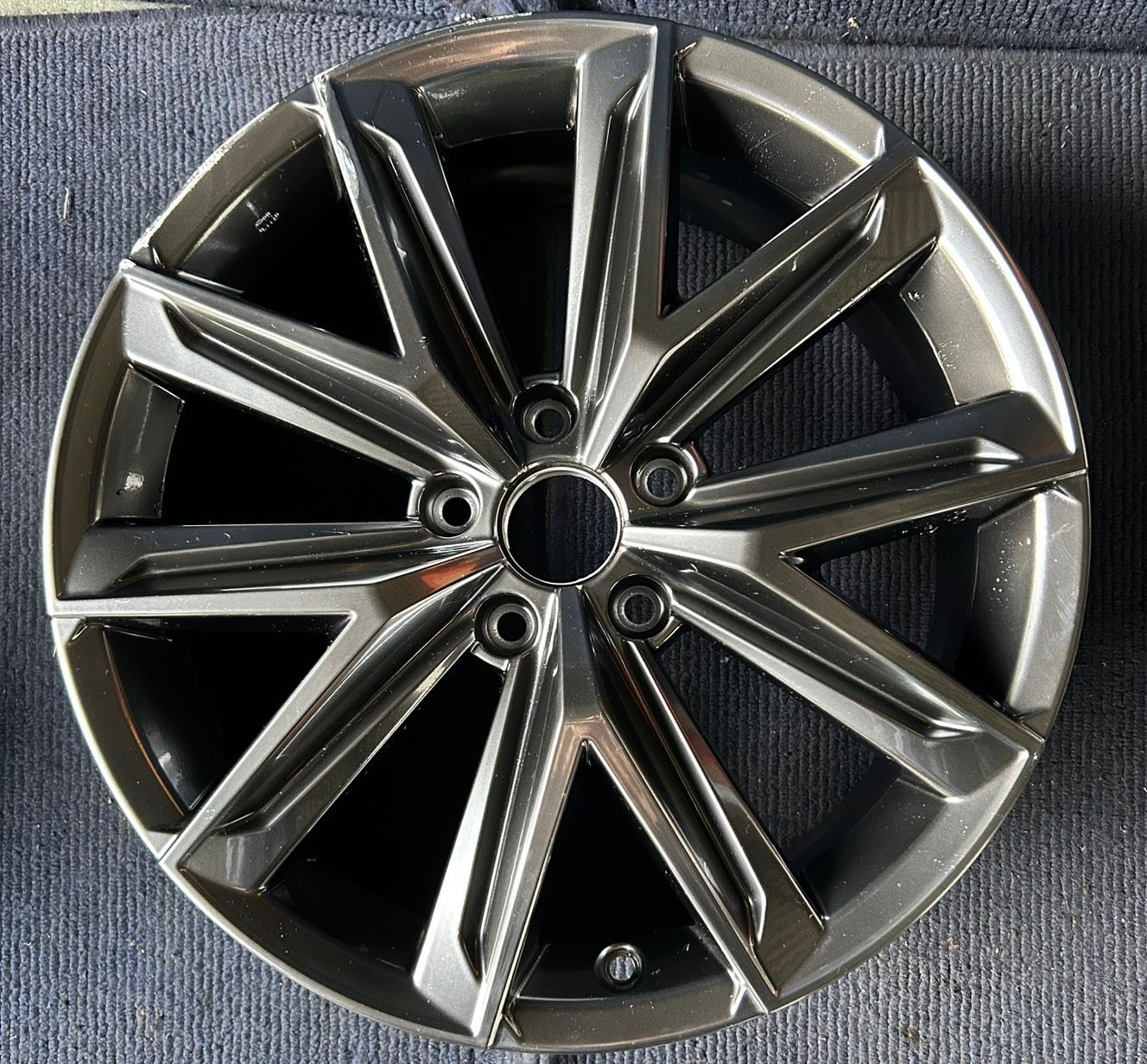 LEXUS　LBX 18インチホイール　1本　送料無料です。 ☆送料無料☆LEXUS LBX 純正 18インチ ホイール1本 7J 40 PCD114.3