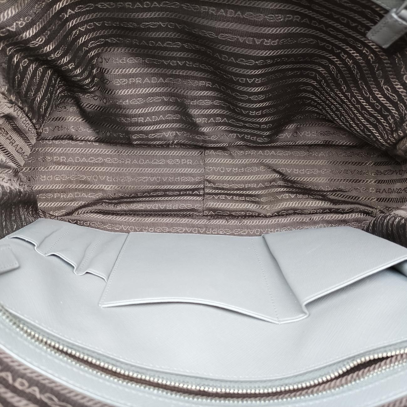 プラダPradaビジネスバッグ ブリーフケース グレー サフィアーノレザー