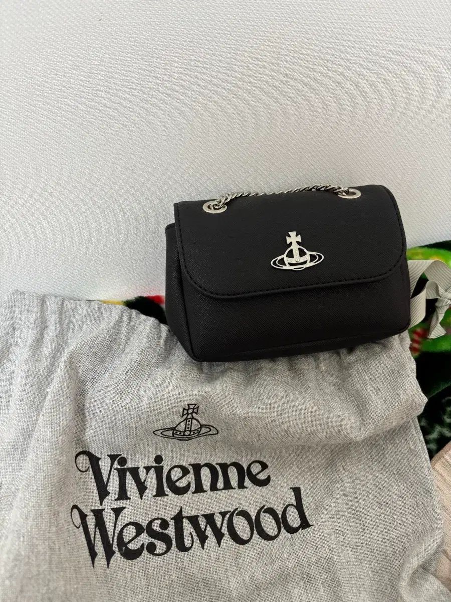 Vivienne Westwood ヴィヴィアン ウエストウッド サフィアーノ スモール パーソ クロスバッグ ブラック
