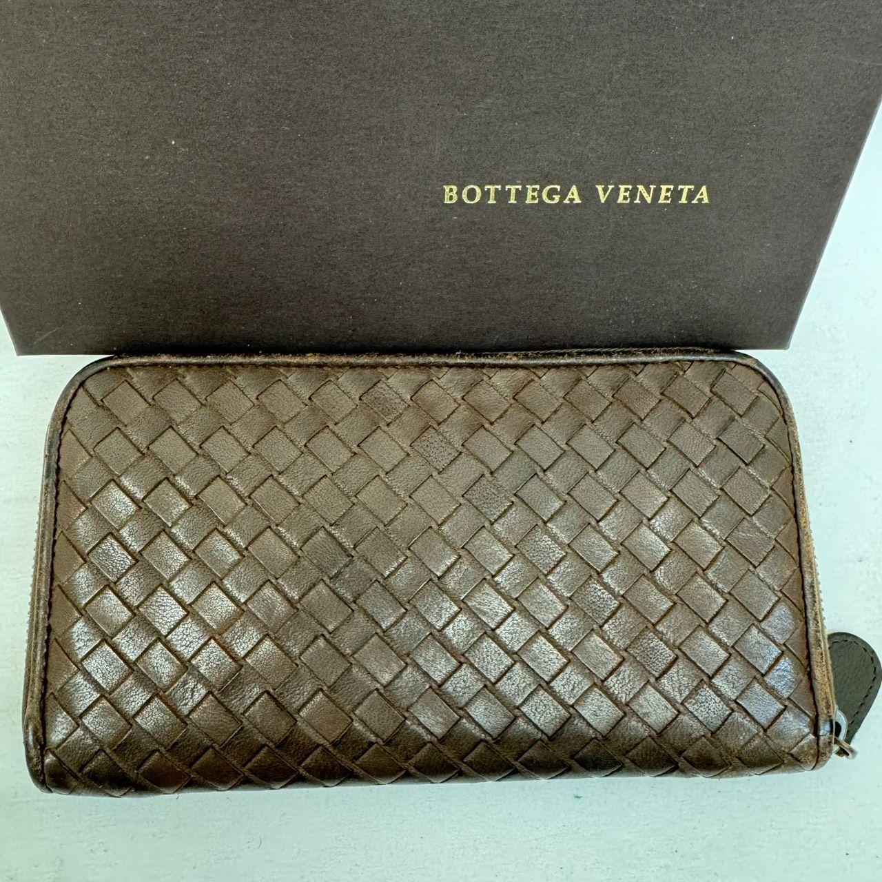 【美品】ボッテガヴェネタ 長財布 イントレチャート ラウンドファスナー ブラウン BOTTEGA VENETA（ボッテガ・ヴェネタ） ボッテガ ヴェネタ ラウンド