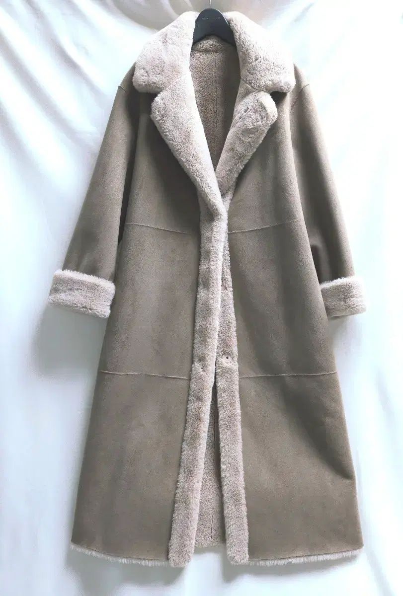 Izzat ムートン ロングコート