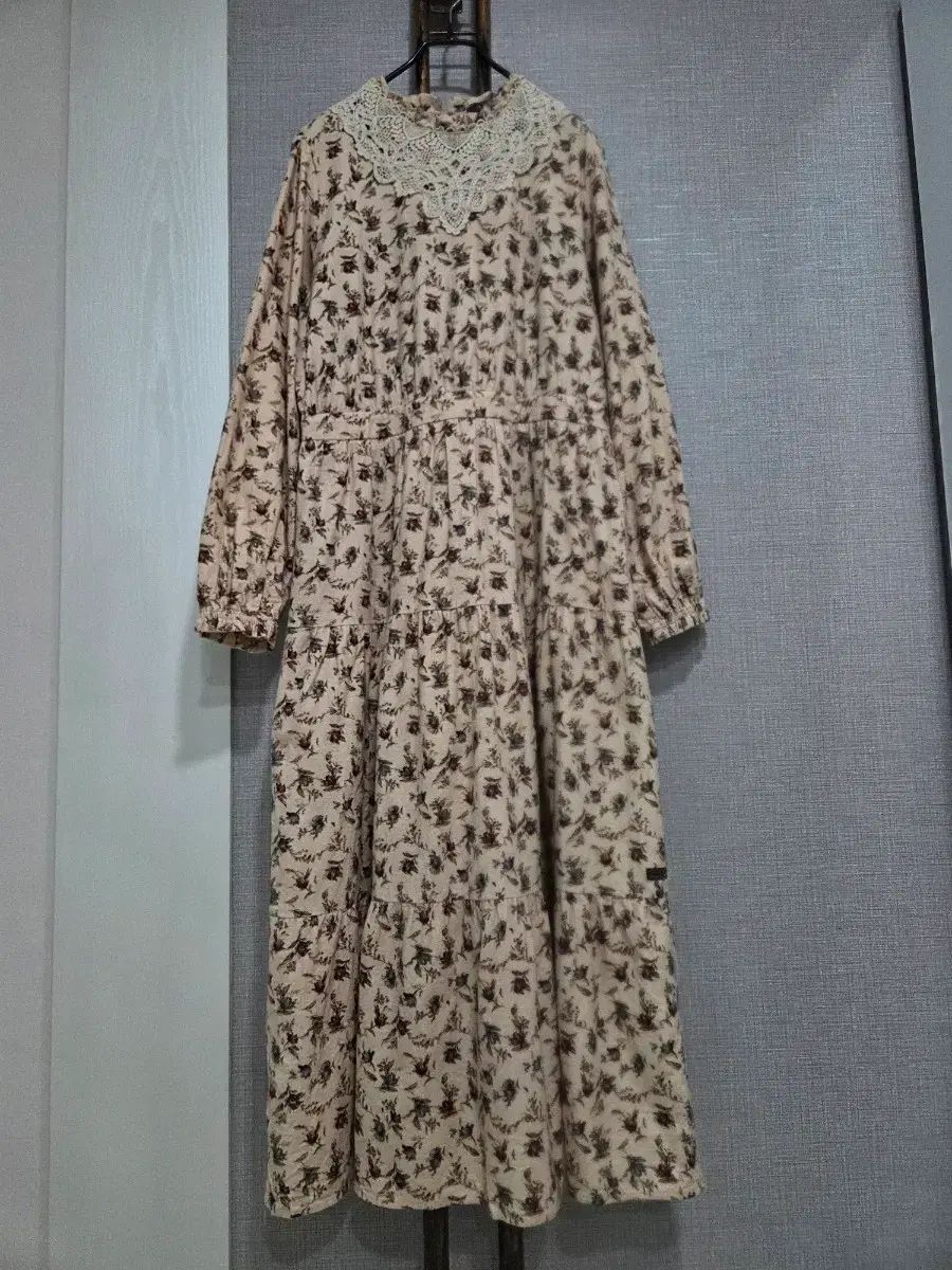 Thursday Island レイ ボリューム感 マキシワンピース