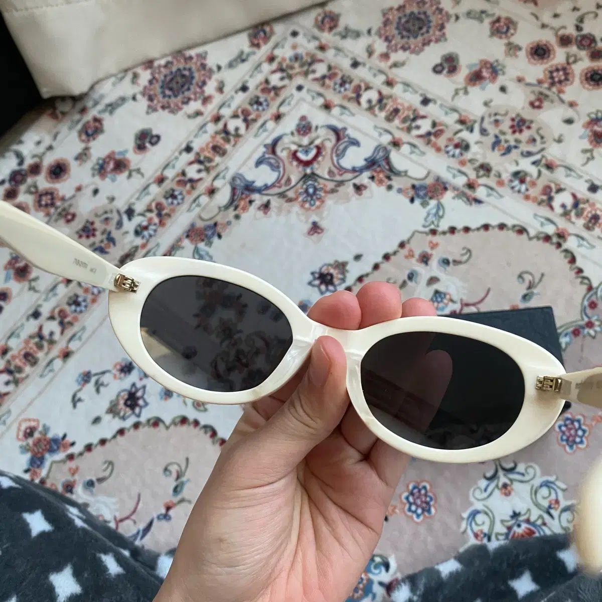  マルカト ナオミ サングラス アイボリー サングラス 小物