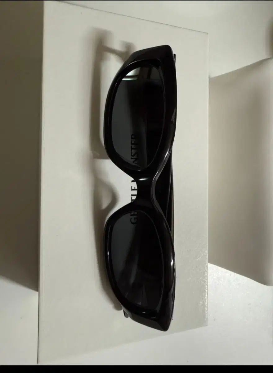 GENTLE MONSTER ジェントルモンスター ヴェノム 01 サングラス