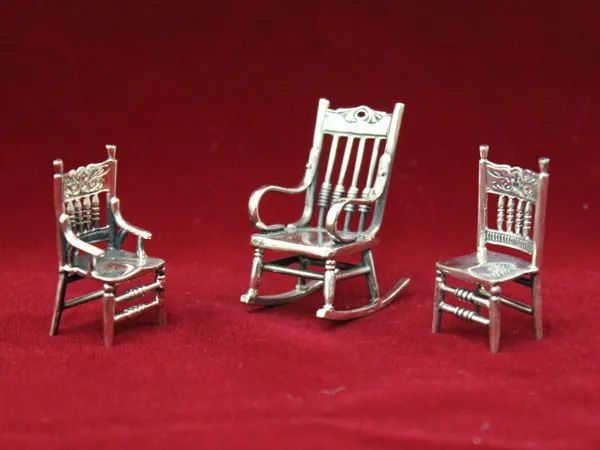 イタリア製 アンティーク 銀製ロッキングチェアと木製スタイル椅子2客セット