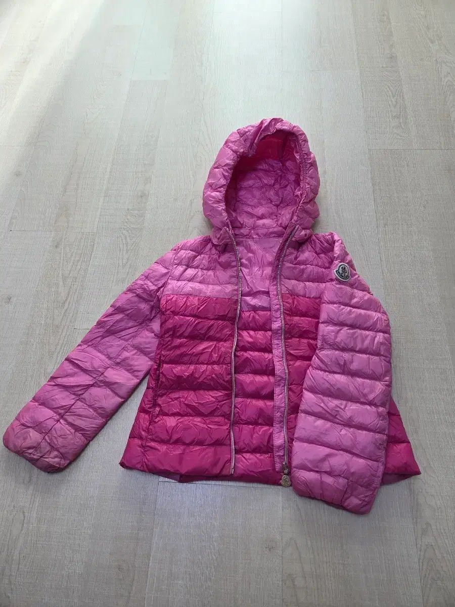 8 Y モンクレールキッズ 軽量ダウン