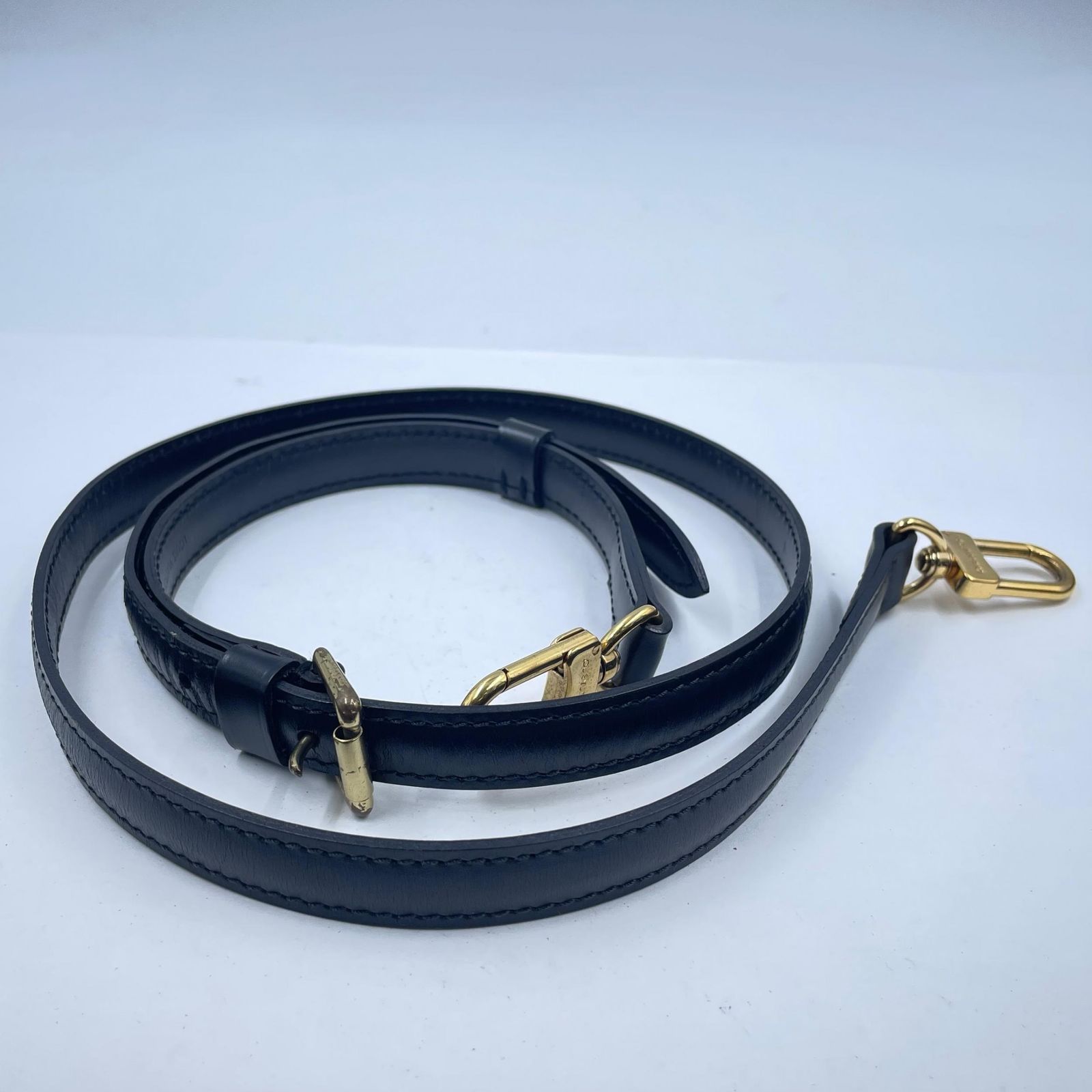 ルイ ヴィトン ショルダーストラップ ブラック レザー レディース LOUIS VUITTON 【中古】 LOUIS VUITTON ルイ・ヴィトン ショルダーストラップ ブラックレザー