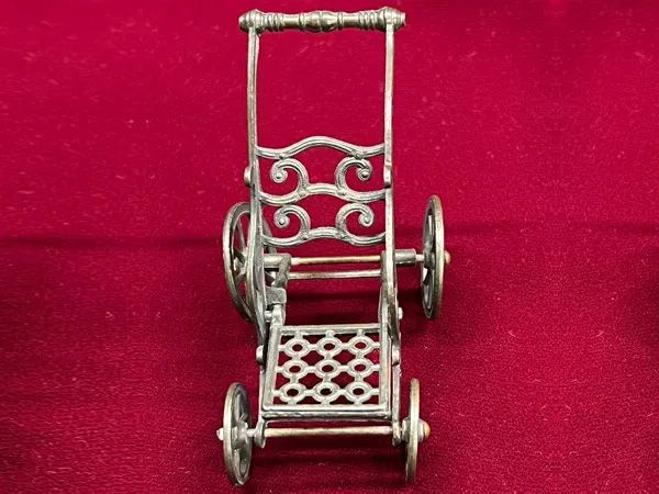 ドイツ製 アンティーク ミニチュア メタル乳母車