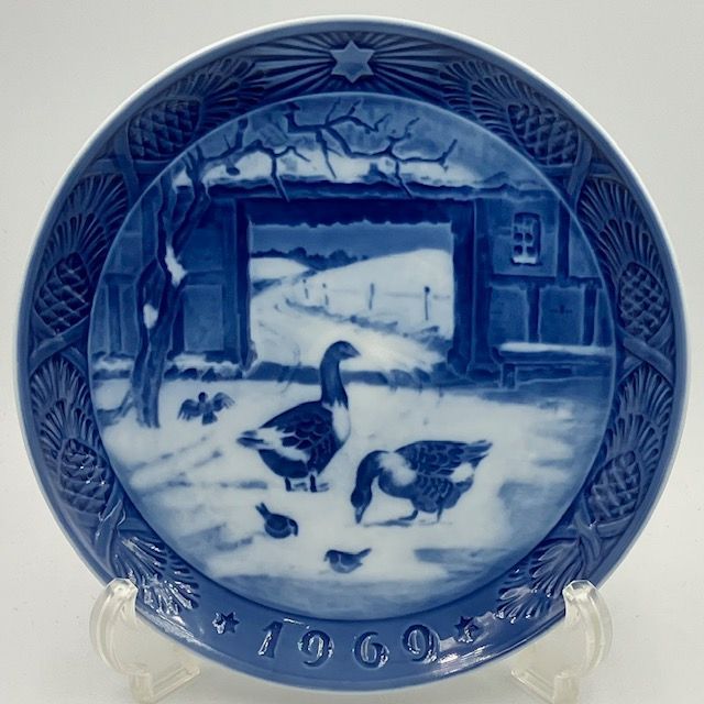 ロイヤルコペンハーゲン イヤープレート 1969年 「The Old Farmyard 