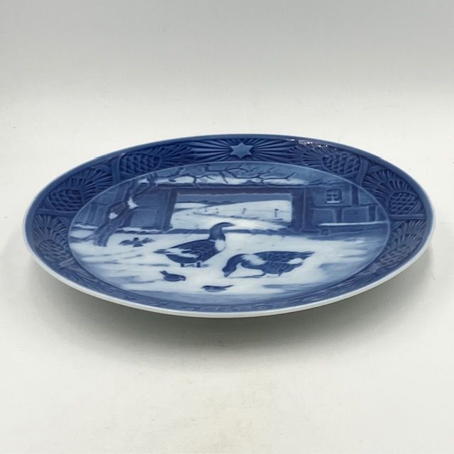 ロイヤルコペンハーゲン イヤープレート 1969年 「The Old Farmyard