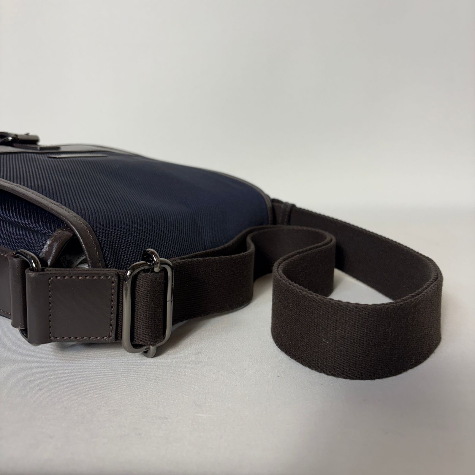 2512-210｜美品｜バーバリー ショルダーバッグ ダークブラウン 