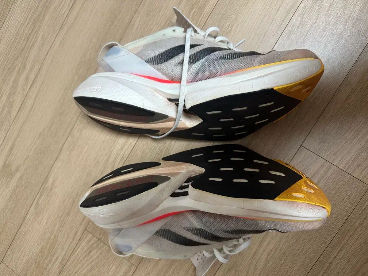 アディダス プロ3 ランニングシューズ