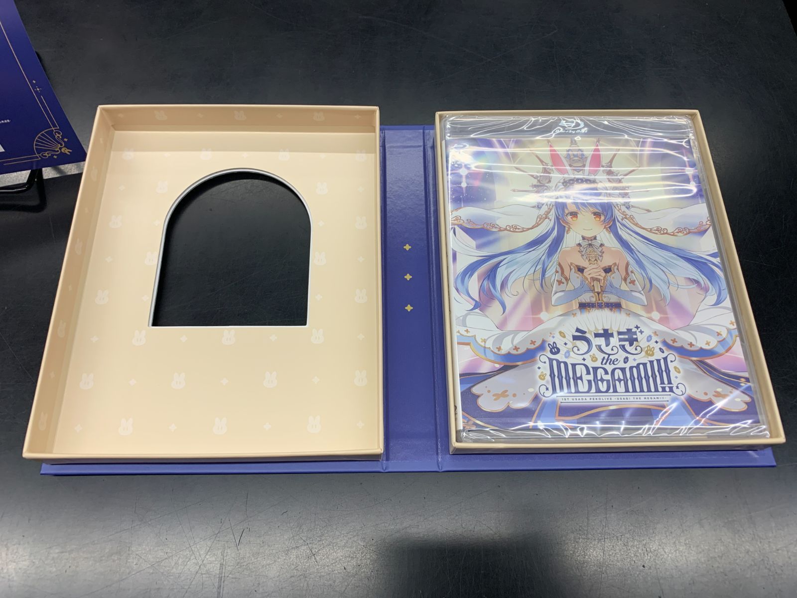 中古/Blu-ray】兎田ぺこら 1st兎田ぺこらいぶ『うさぎ THE MEGAMI!! 特