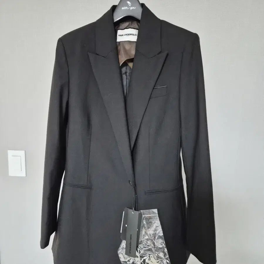 新品 Karl Lagerfeld カールラガーフェルド 66 ウール スーツ セット