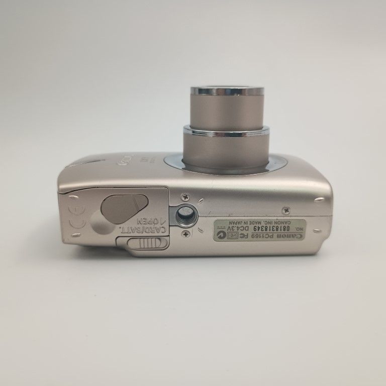 コンパクトデジタルカメラ