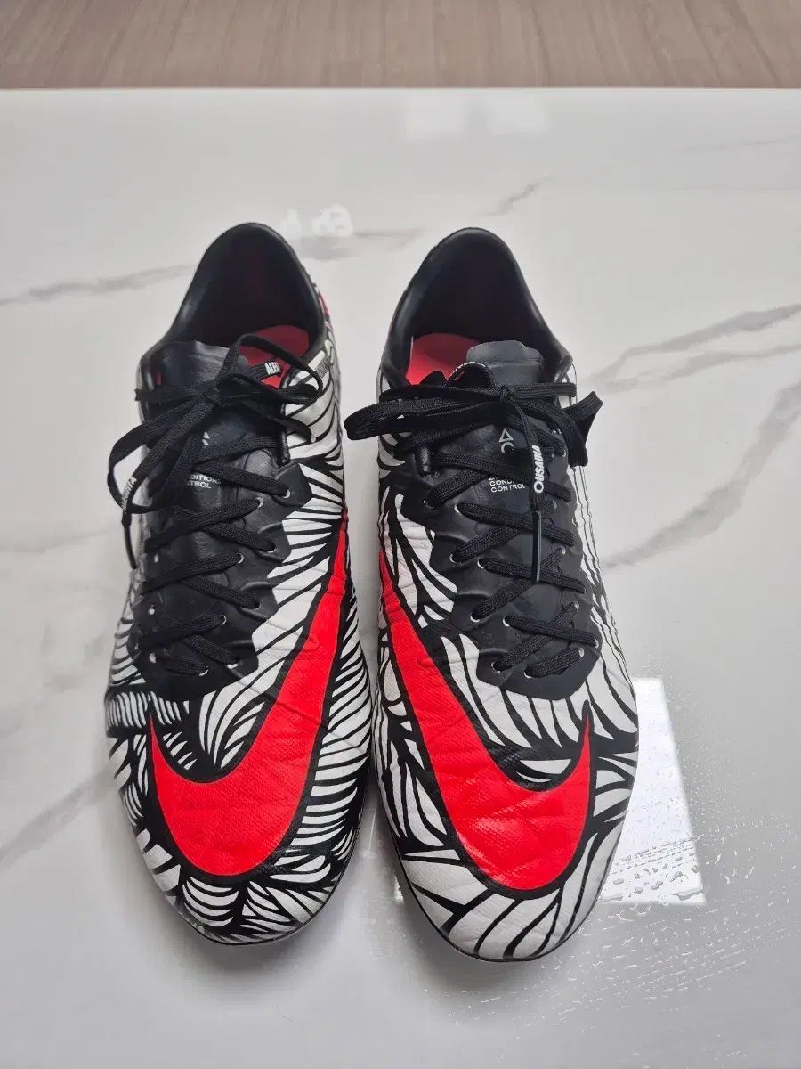 ナイキ ハイパーヴェノム フィニッシュ FG ネイマール