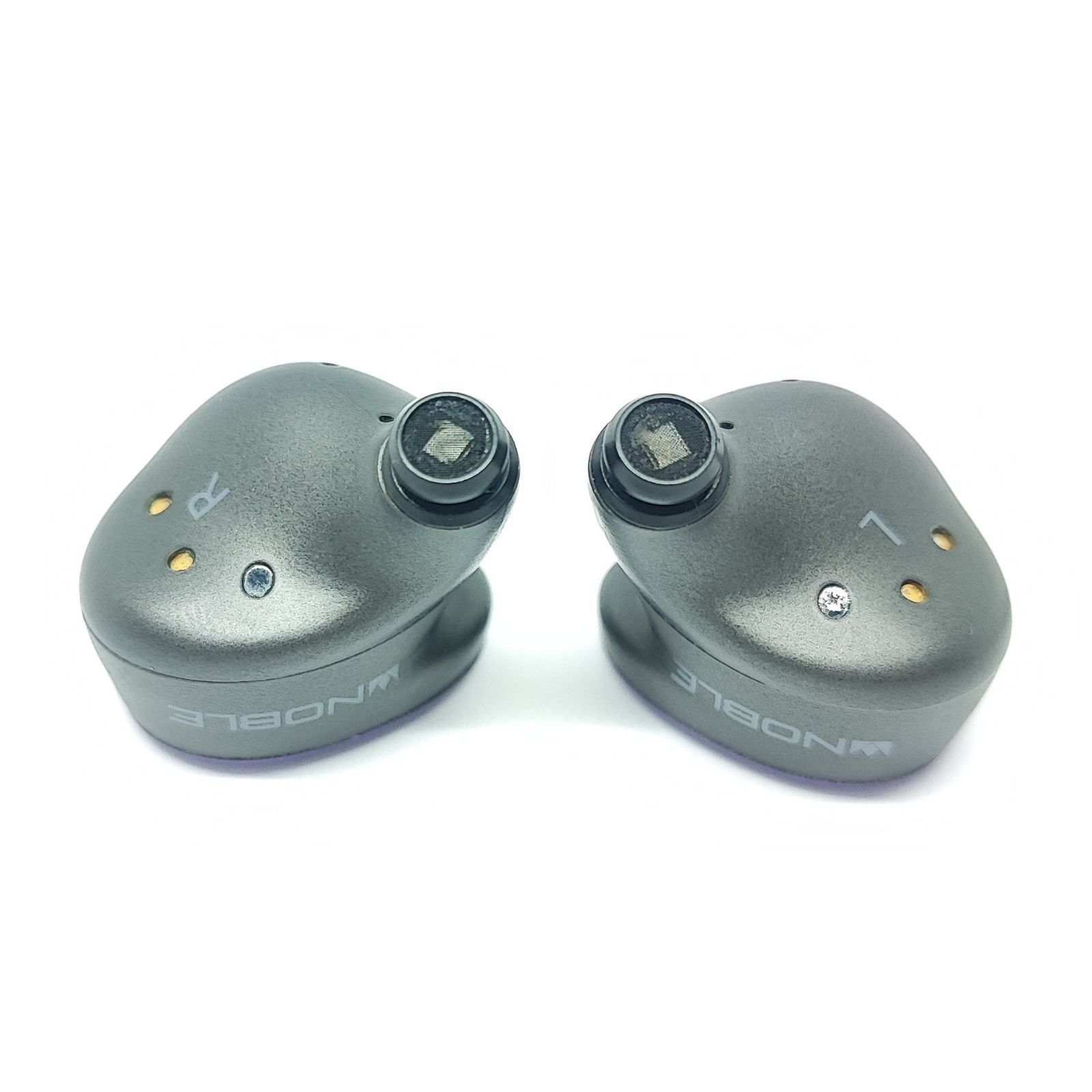 25110107 ジャンク 左右イヤホンのみ Noble audio FoKus H-ANC LRのみ