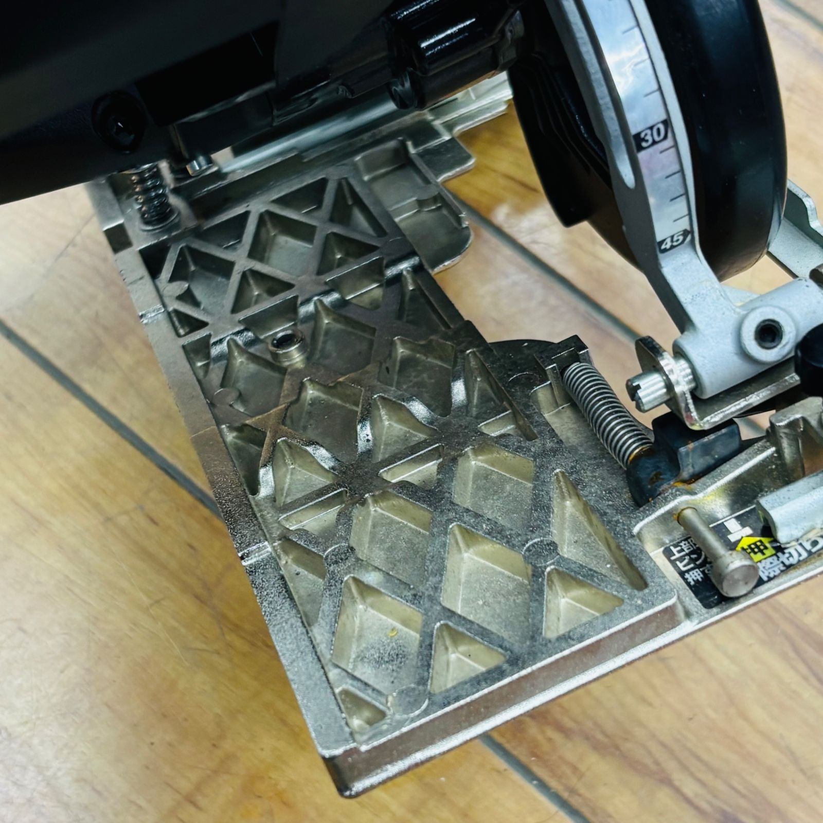 充電式防じん兼丸のこ PJ-CS