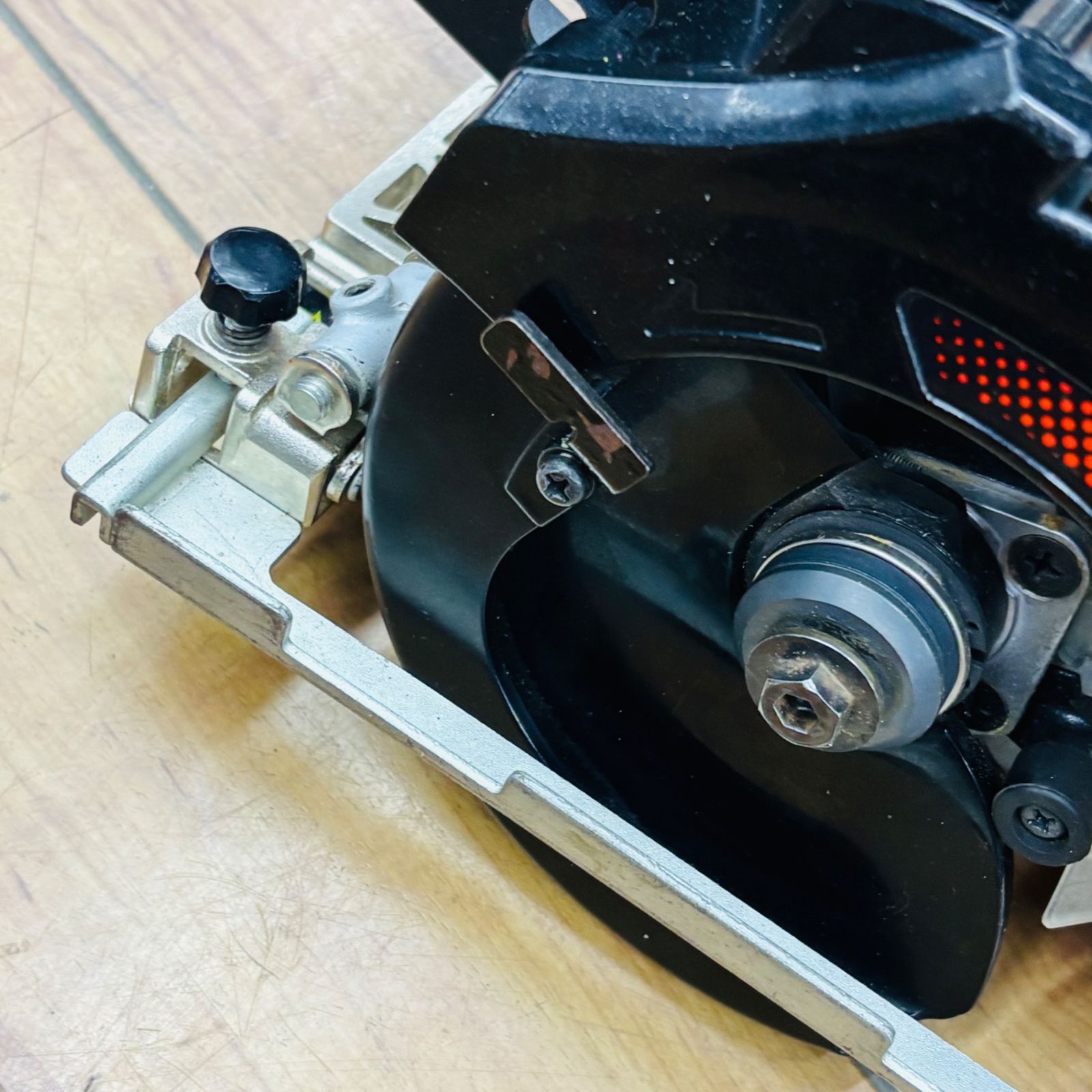  動作良好 マックス max 18 V 充電式防じん兼丸のこ PJ-CS 53 CDP マルノコ 切断工具 切断機