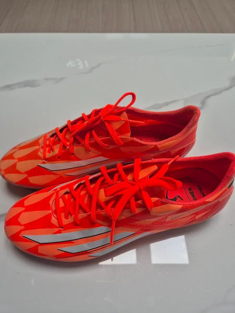 アディダス アディゼロ 5 FG ウィメンズ