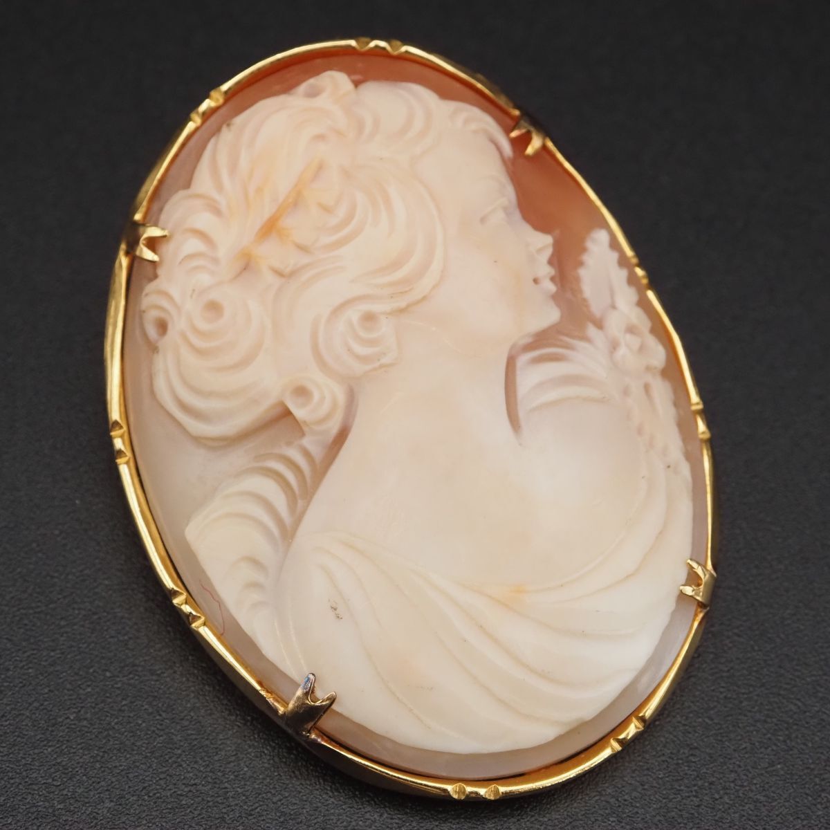 シェルカメオ ルース 女性横顔 サインあり 約60mm【2641】