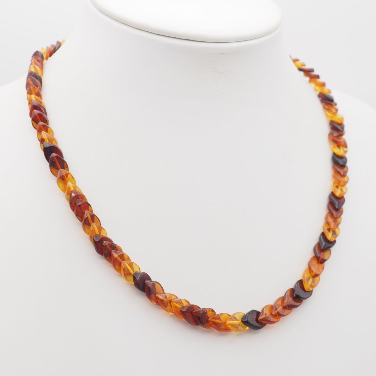 M147 琥珀 コハク ネックレス デザインカット - メルカリ