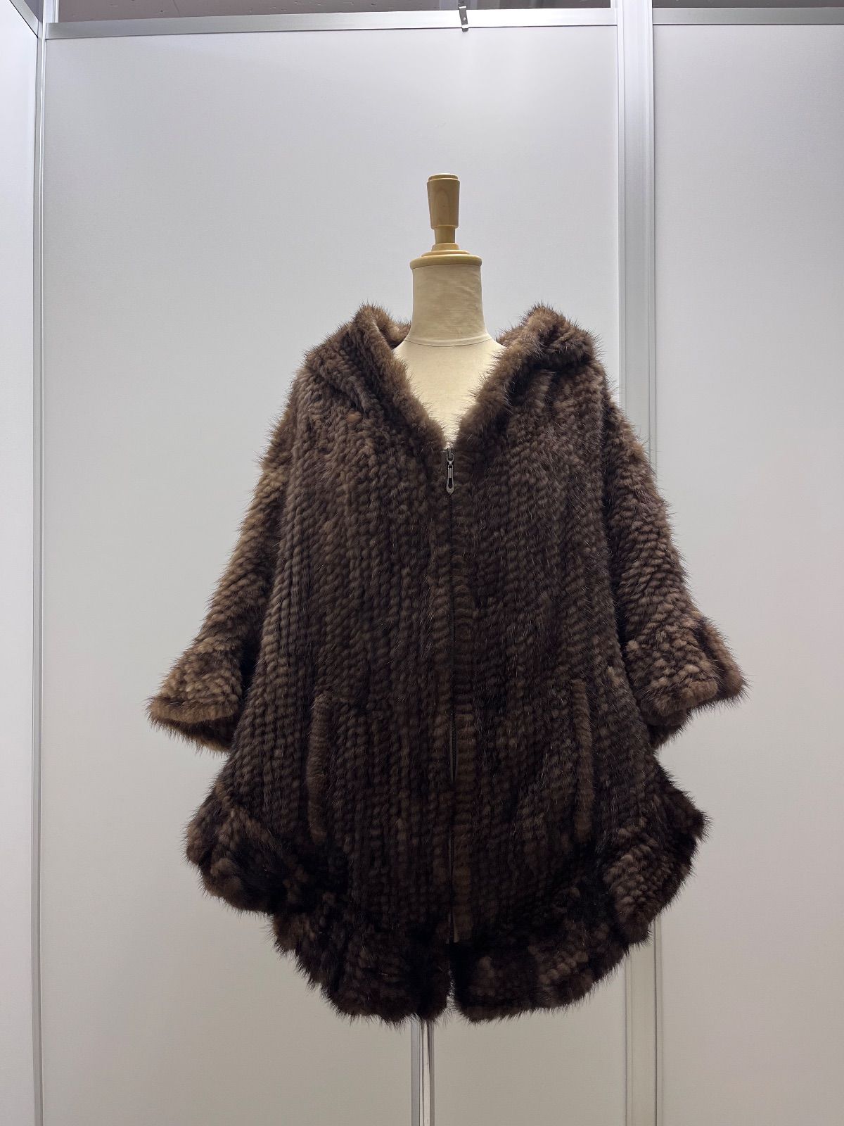 デザインミンク　ポンチョフード ミンクポンチョ ケープ 毛皮 フード C26010544 - メルカリ
