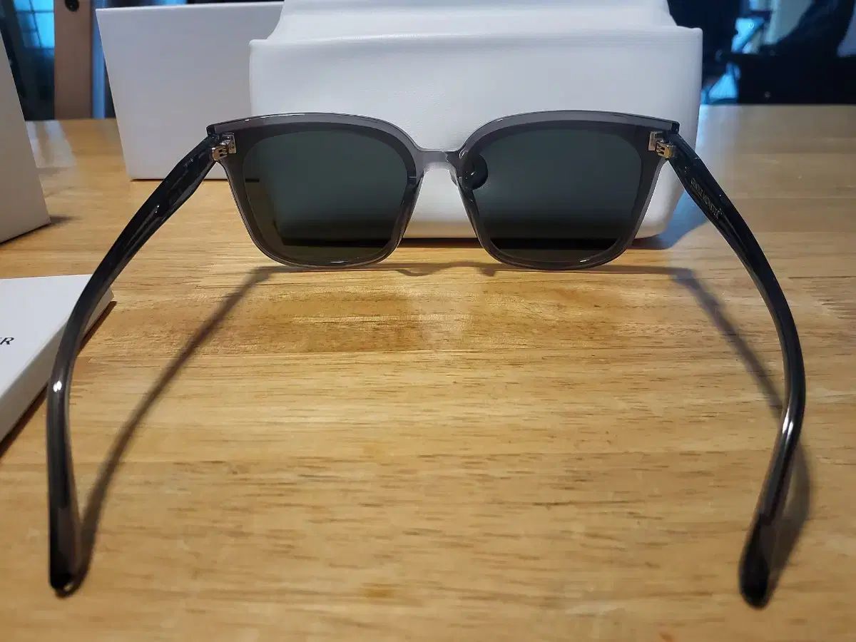 ジェントルモンスター