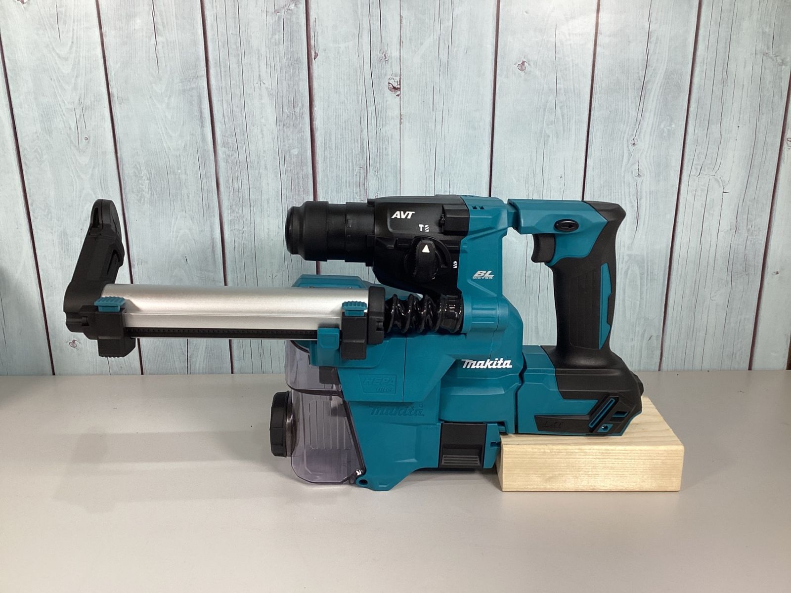 マキタ makita コードレスハンマドリル