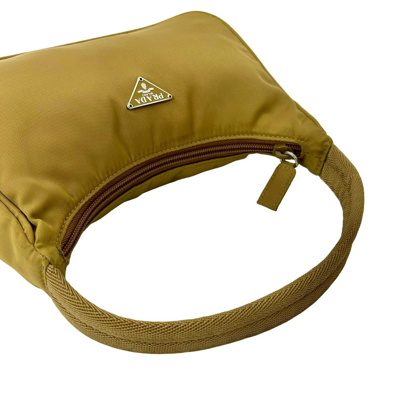 極美品 プラダ ウェーブ トライアングルプレート ハンドバッグ ゴールド金具 極美品 プラダ ウェーブ トライアングルプレート ハンドバッグ