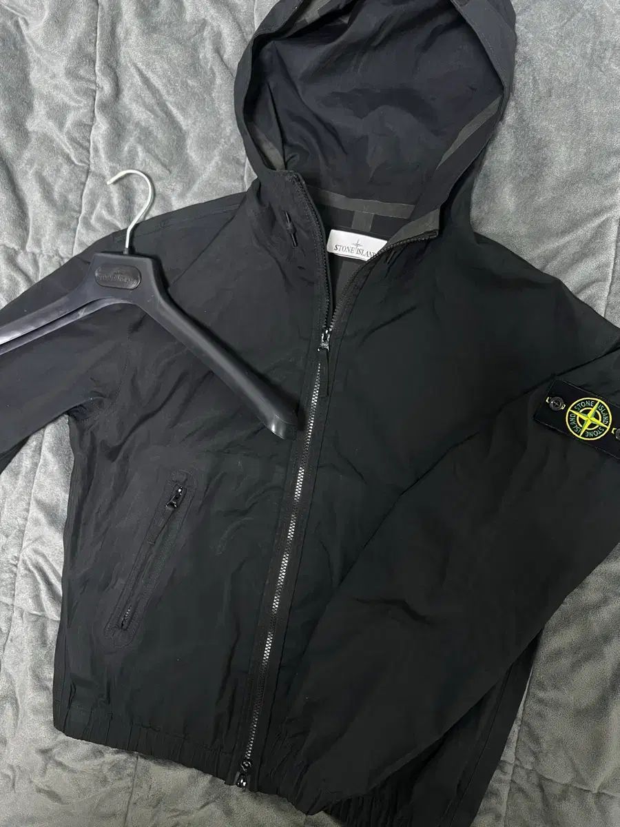 m 25 ss STONE ISLAND ストーンアイランド スーピマコットン ウィンドブレーカー ソフトシェル ブラック