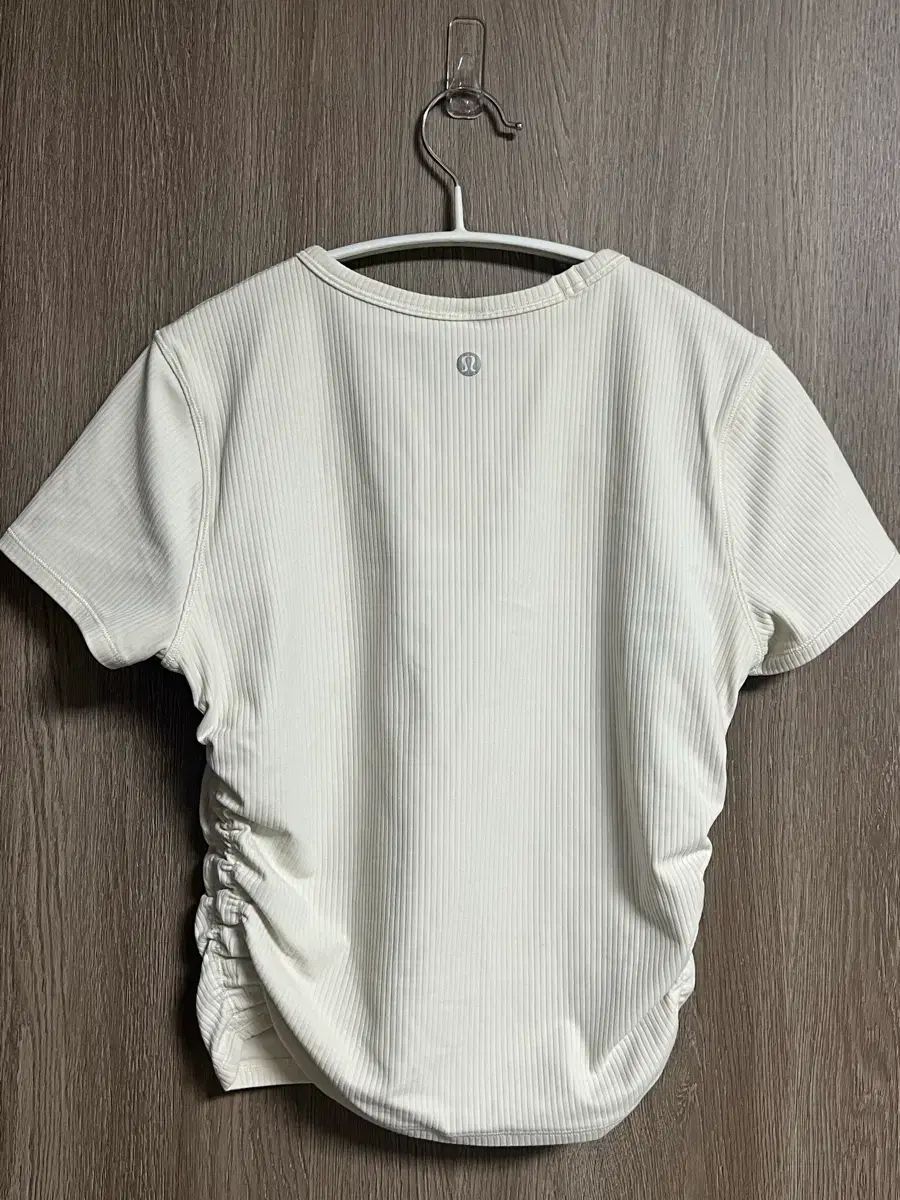 ルルレモン オール イット テイクス リブド Nulu Tシャツ アイボリー