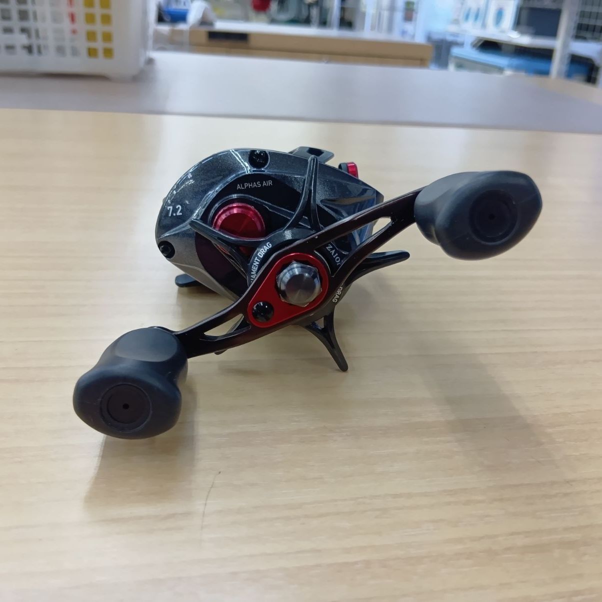  併売 ダイワ アルファスエア 7.2 ベイトリール(ルアー用) リール