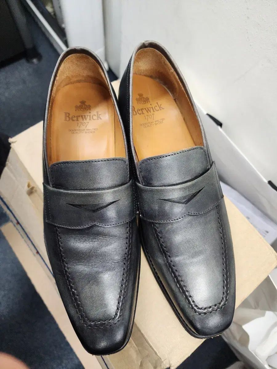 Berwick バーウィック 1707 4476 Gris色 カラー 赤底 ローファー サイズ7