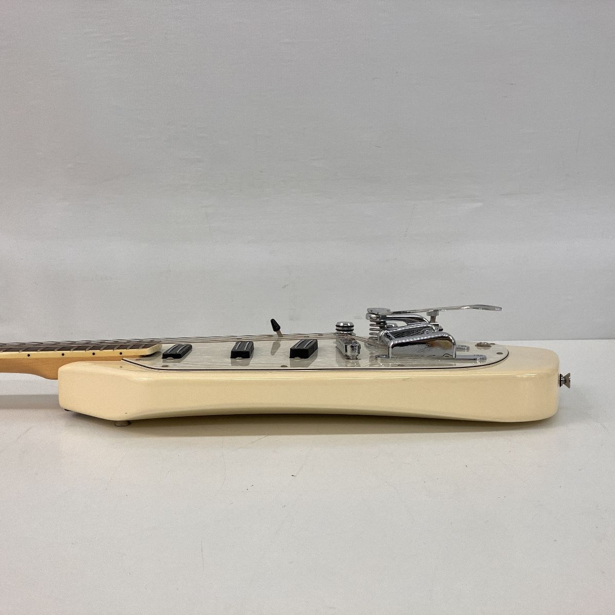 エレクトリックギター 弦楽器