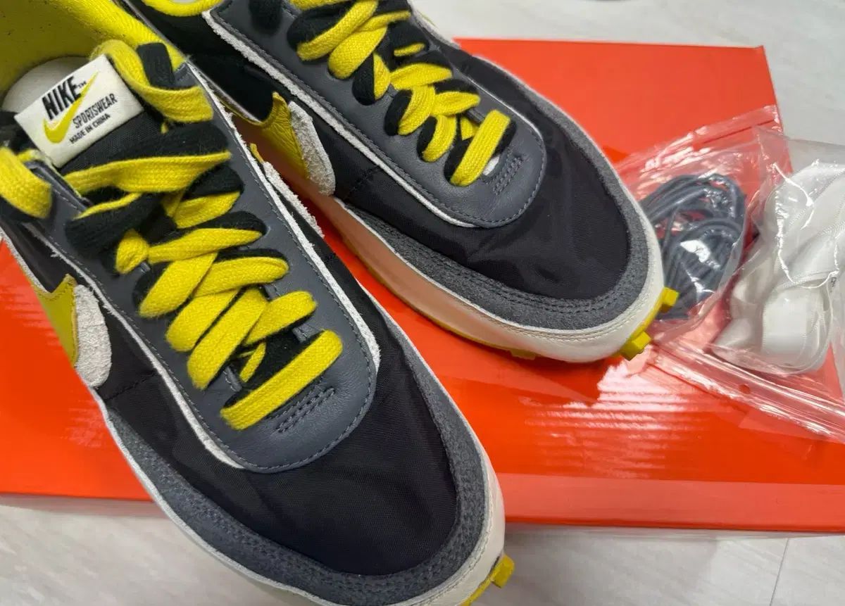 275 NIKE SACAI UNDERCOVER LDワッフル ブラック ブライトシトロン 