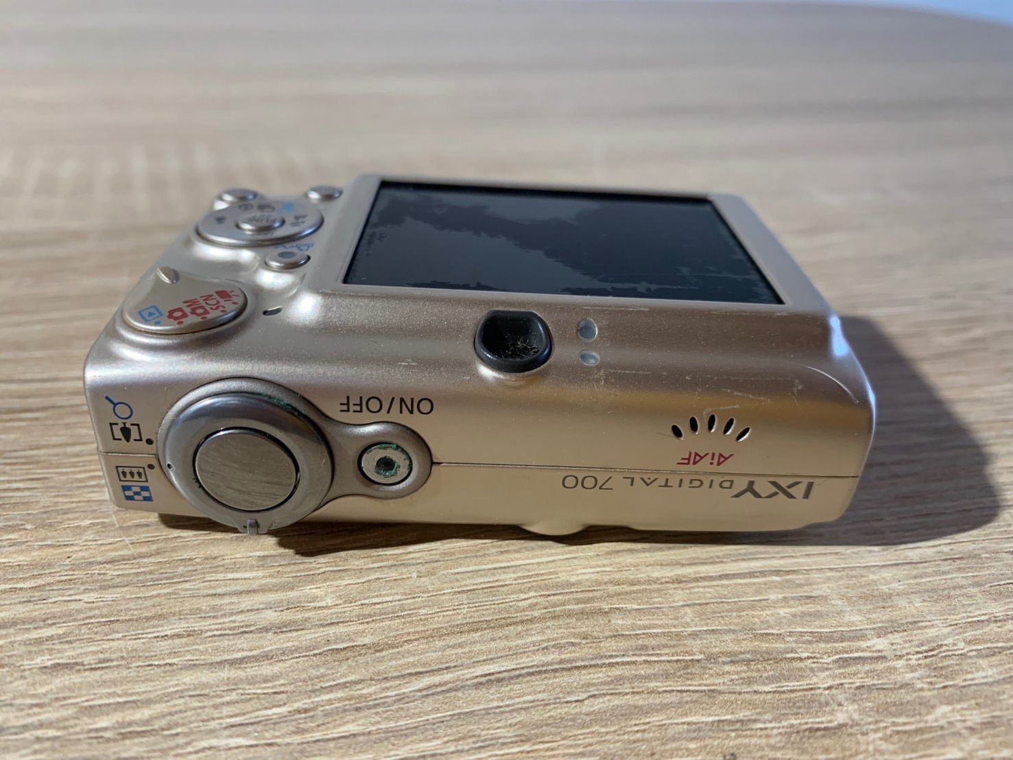 7512 Canon IXY DIGITAL 700 サテンベージュ デジカメ 動作未確認