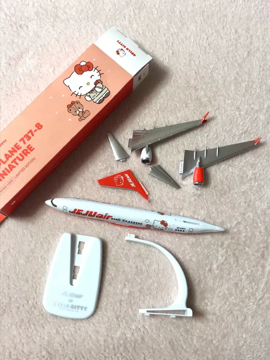 チェジュ航空 サンリオキャラクター B737-8 1/200 6個セット チェジュ航空 サンリオキャラクター B737-8 1/200 6個セット 済州航空