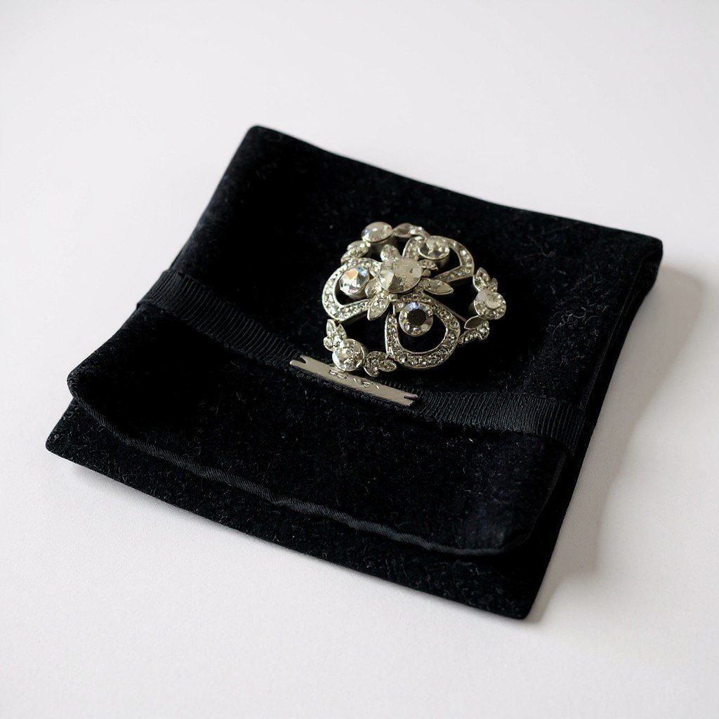 a5 FOXEY フォクシー ブローチ ラインストーン フラワーモチーフ