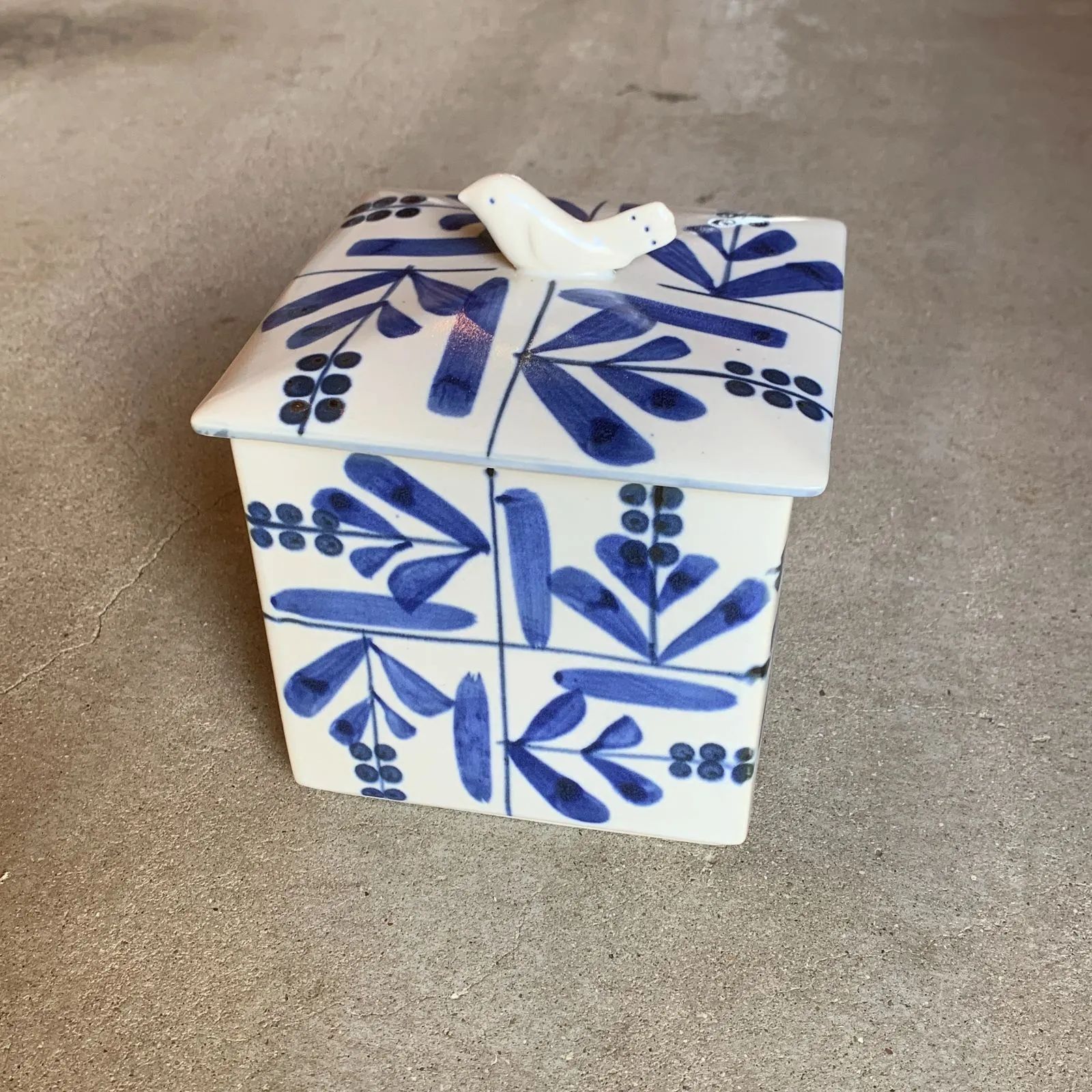 砥部焼 草文柄 パンケース 小鳥 ブレッドケース 日本クラフト とべ焼