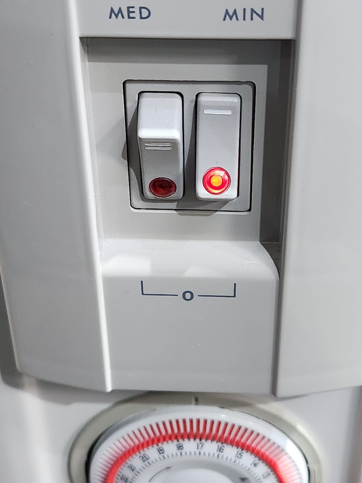 DeLonghi デロンギ 8枚フィン オイルヒーター H290812EC 暖房器具