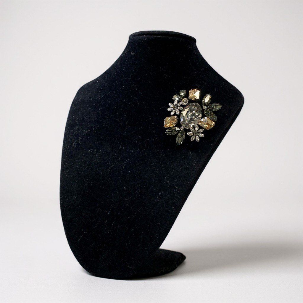 a 5 FOXEY フォクシー ビジュー ブローチ ラインストーン アクセサリー フラワーモチーフ マルチカラー レディースk 02 i