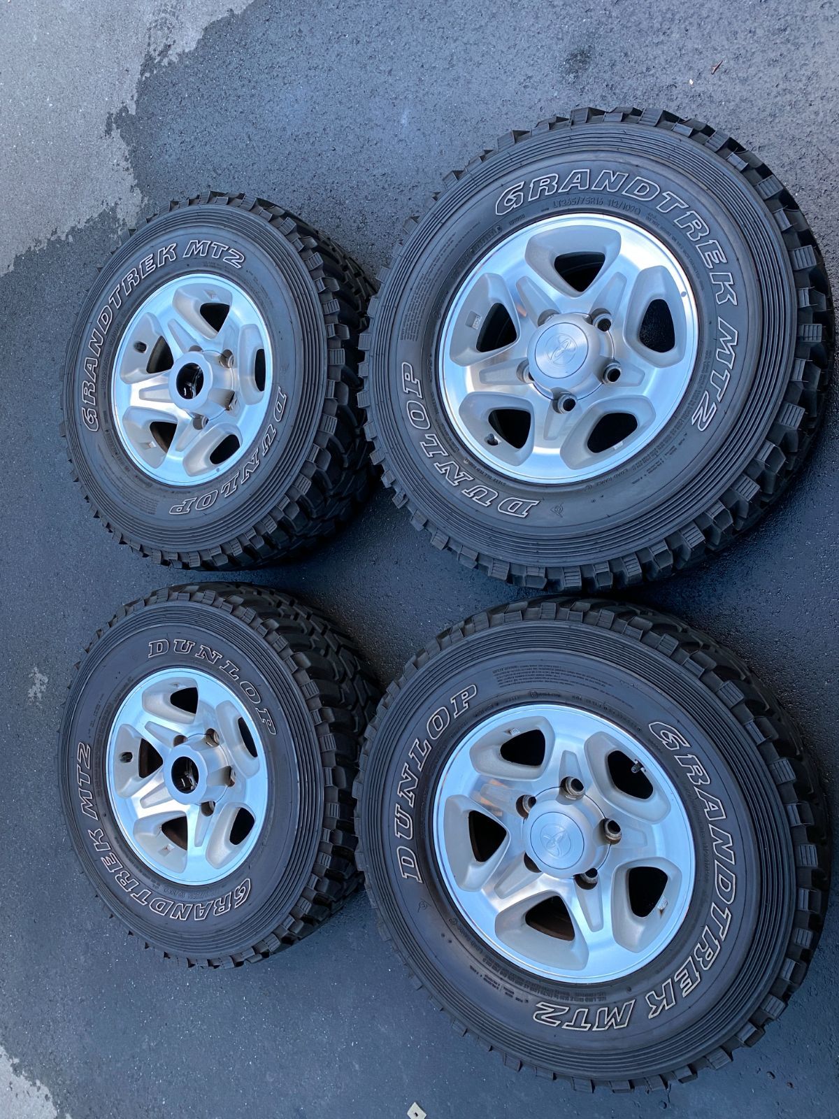 ランクル７６ ホイール DUNLOP MT２ LT 265 75 R 16 ４本セット