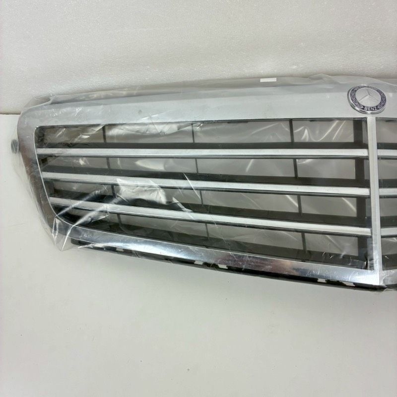 美品 Mercedes-Benz ベンツ Cクラス グリル ボンネットマスコット