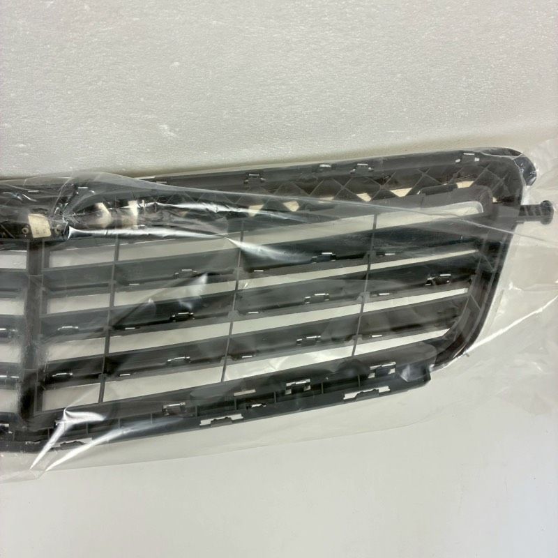 ベンツ Cクラス 未使用級 W204 Fグリル ボンネットマスコット　A204 美品 Mercedes-Benz ベンツ Cクラス グリル ボンネットマスコット