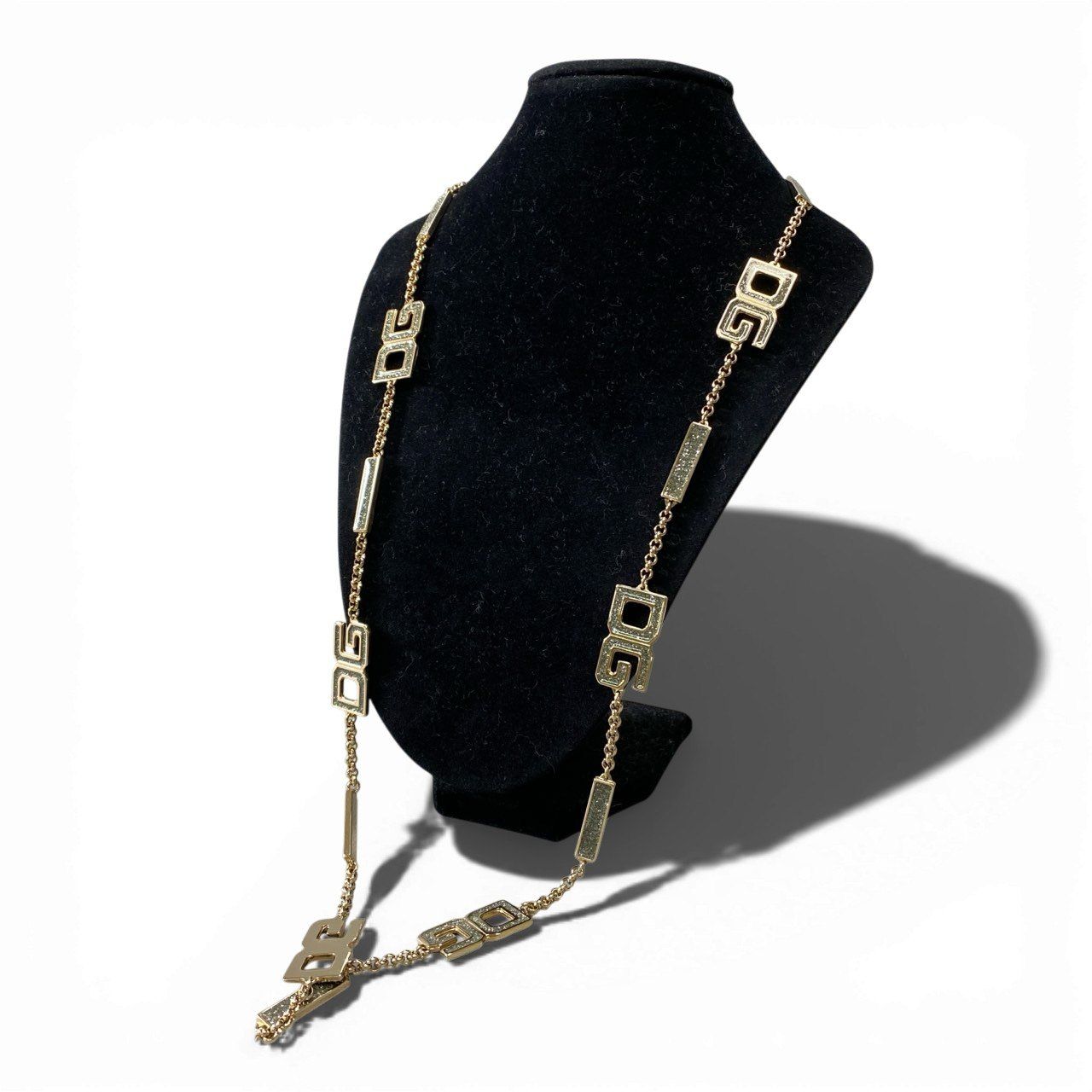 定価6万 DOLCE&GABBANA ナローチェーンネックレスDGロゴ ゴールド 定価6万 DOLCE&GABBANA ナローチェーンネックレスDGロゴ ゴールド 定価