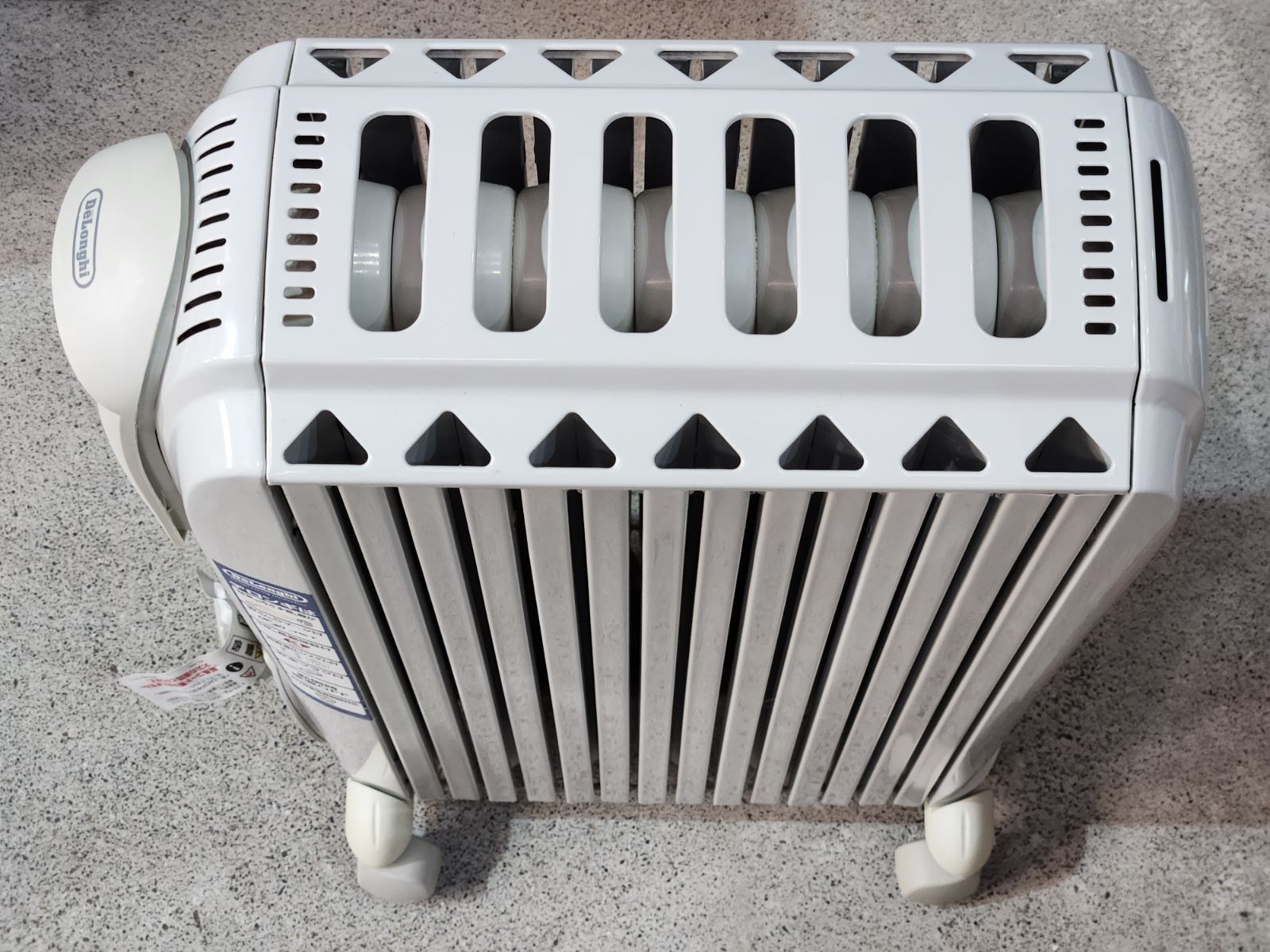 DeLonghi デロンギ DRAGON ドラゴン3 オイルヒーター D071249EFS 暖房